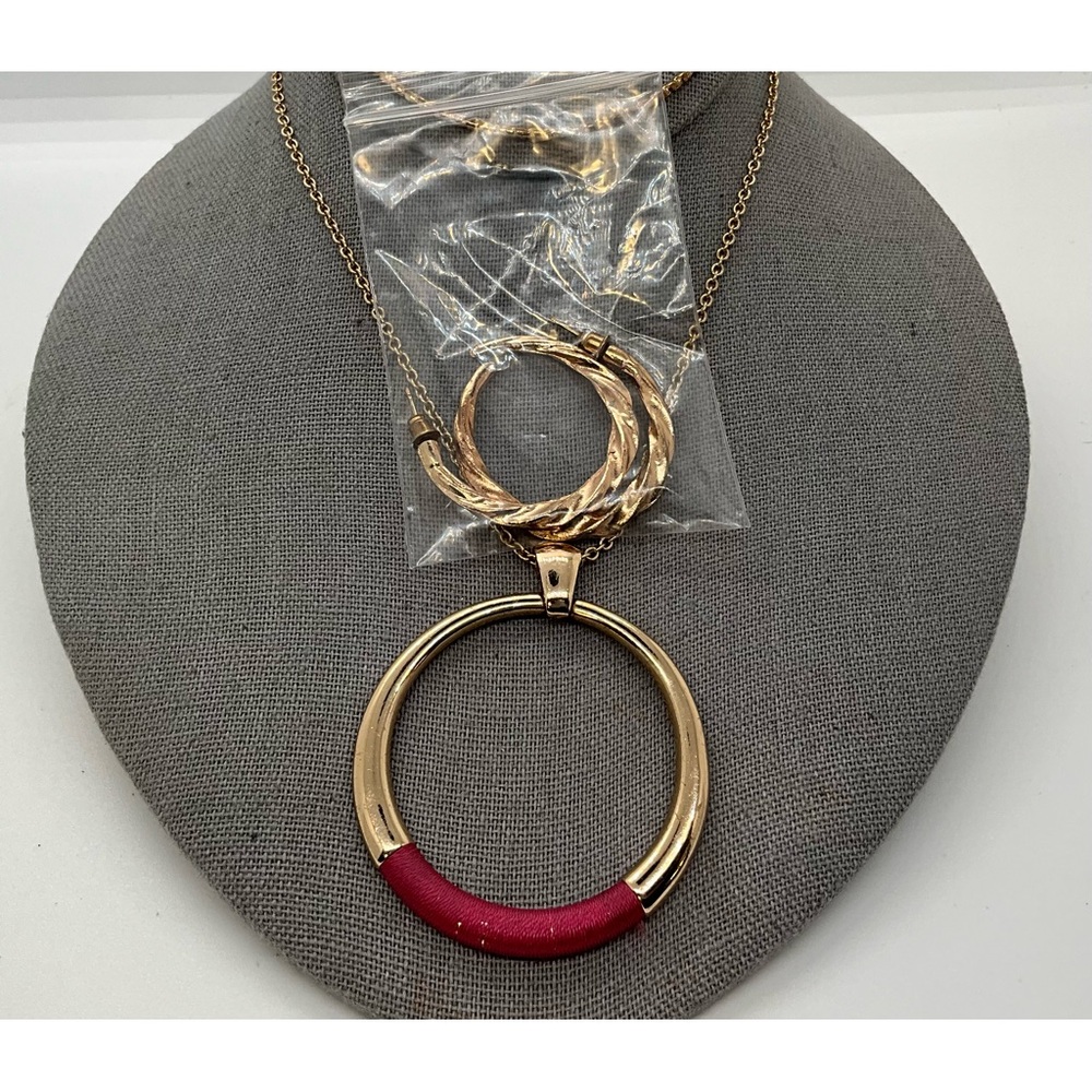 Goldtone Necklace, Bracelet, and Earrings. A20